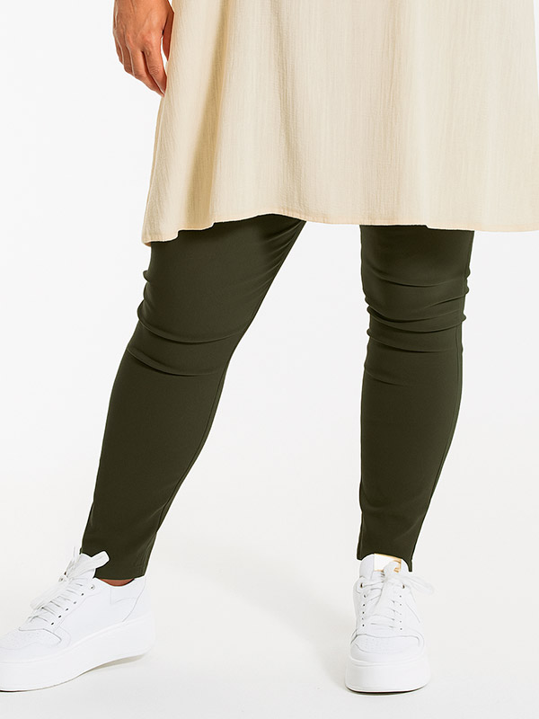CLARA - Plus Size Bukser fra Gozzip