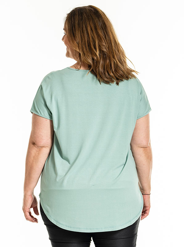 GITTE - Plus Size T-shirt fra Gozzip