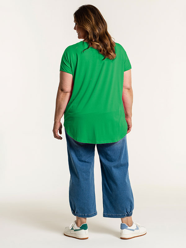 GITTE - Plus Size T-shirt fra Gozzip