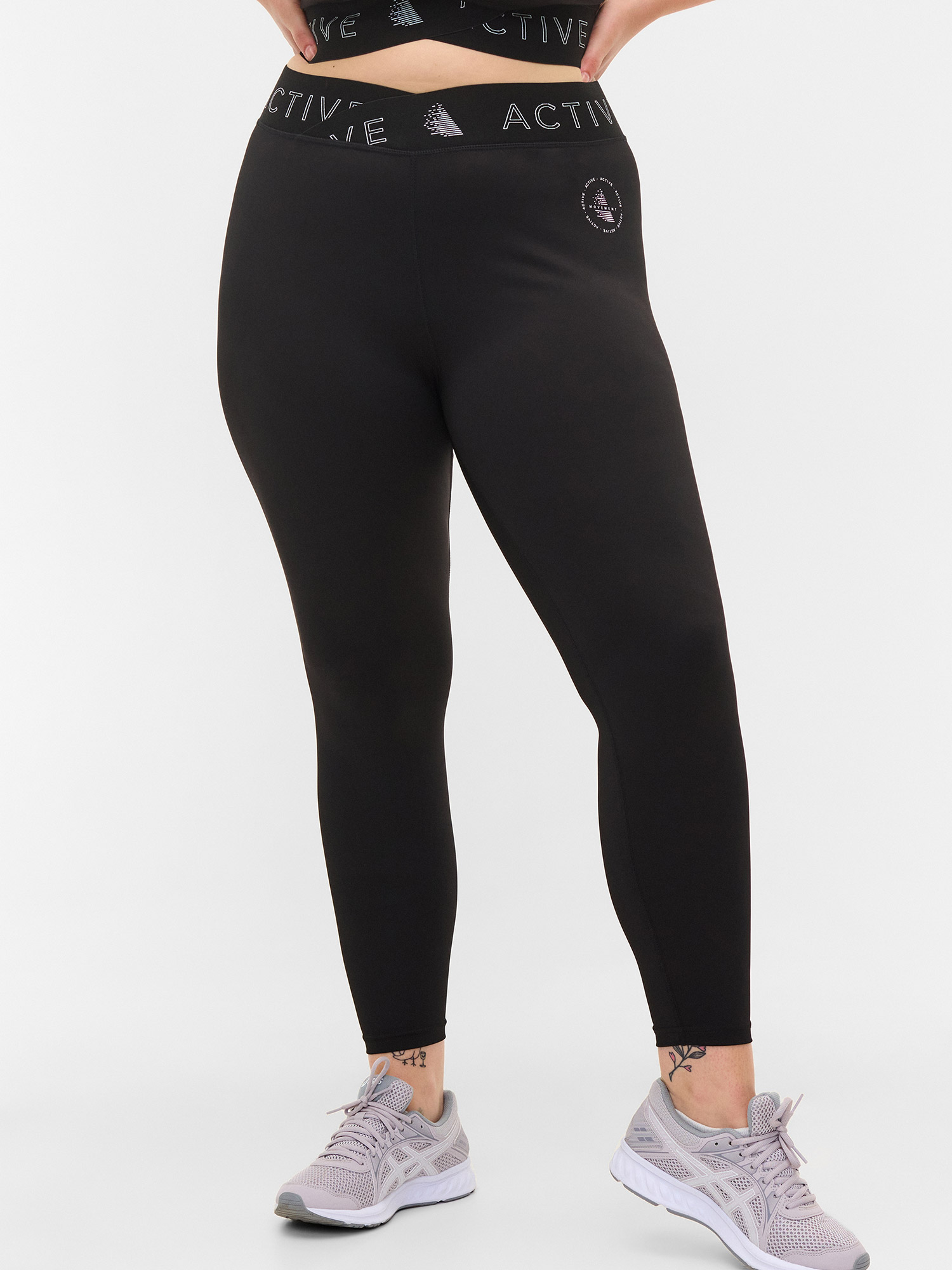 AMANDY - Sorte trenings leggings fra Zizzi