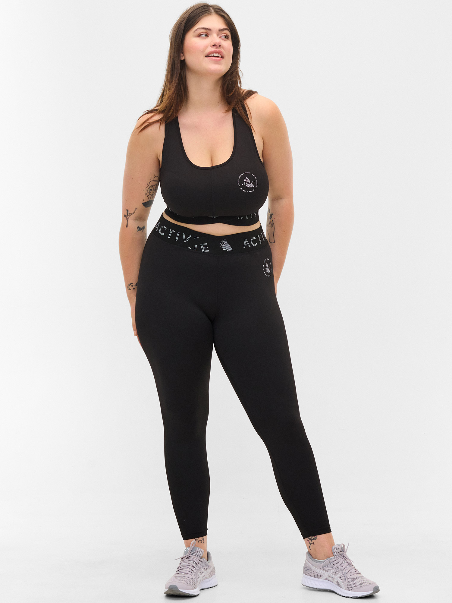 AMANDY - Sorte trenings leggings fra Zizzi