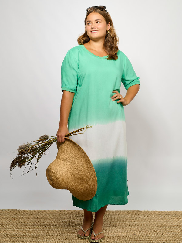 ADCRYSTAL - Plus Size Kjole fra Adia