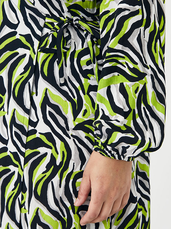 DORTEA - Plus Size Kjole fra Adia