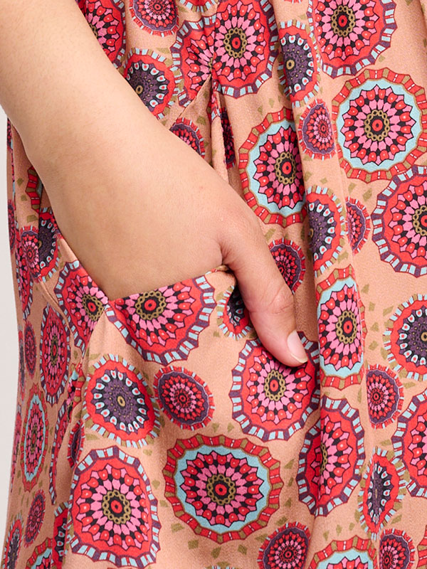 EEA - Plus Size Kjole fra Adia