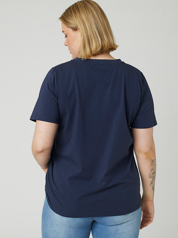 ADFATTIMA - Plus Size T-shirt fra Adia