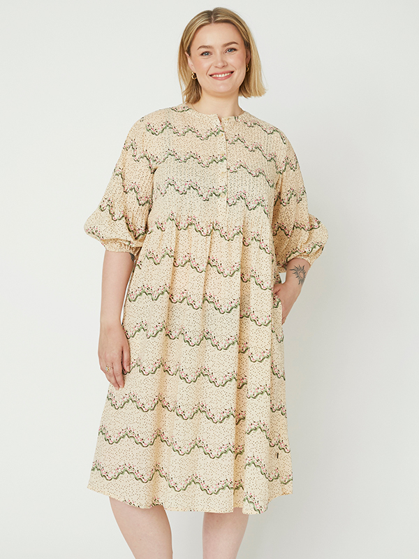 ADFILLUCCA - Plus Size Kjole fra Adia