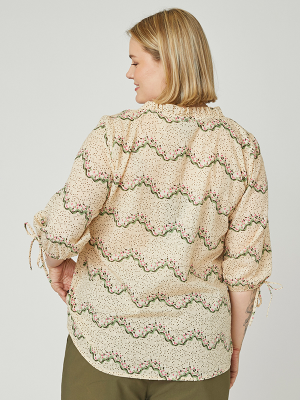 ADFINOLA - Plus Size Bluse fra Adia