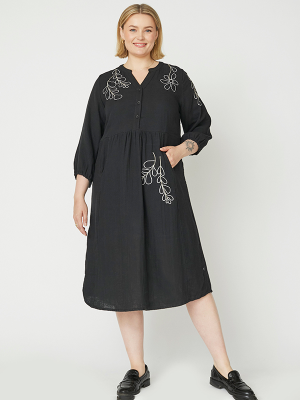 ADFULLA - Plus Size Kjole fra Adia