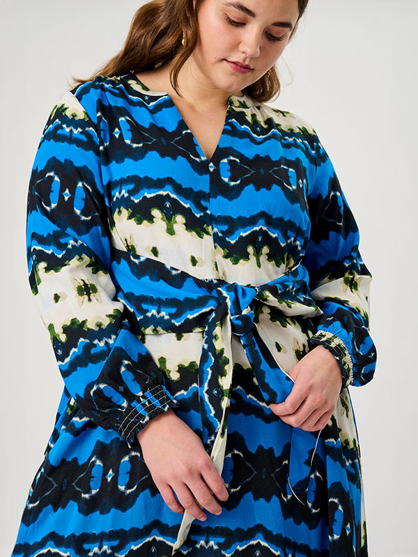 ADGHITA - Plus Size Kjole fra Adia