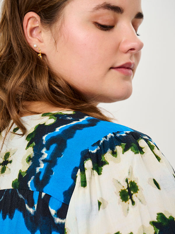 ADGIANNINA - Plus Size Bluse fra Adia