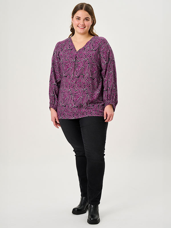 ADGOGO - Plus Size Bluse fra Adia