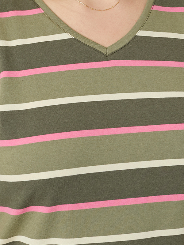 ADIBI - Plus Size T-shirt fra Adia