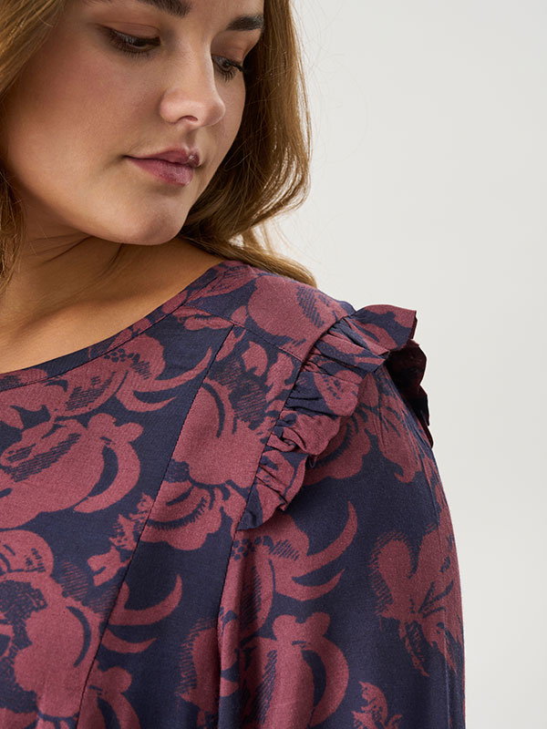 ADRACHEL - Plus Size Kjole fra Adia