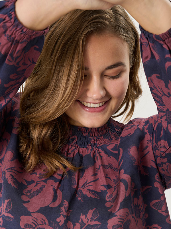 ADRAGNA - Plus Size Bluse fra Adia