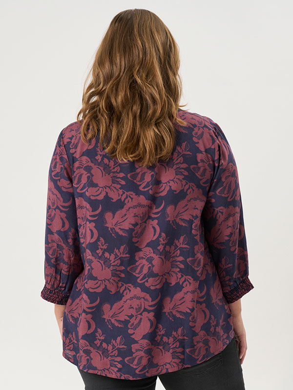 ADRAGNHILD - Plus Size Bluse fra Adia