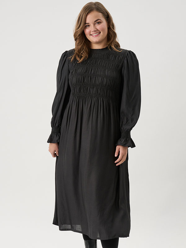 ADRAHMO - Plus Size Kjole fra Adia