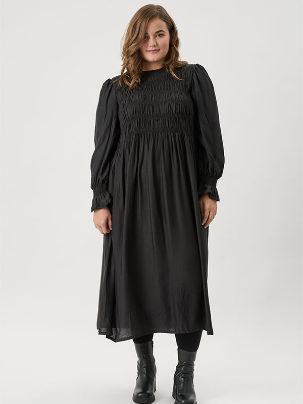 ADRAHMO - Plus Size Kjole fra Adia