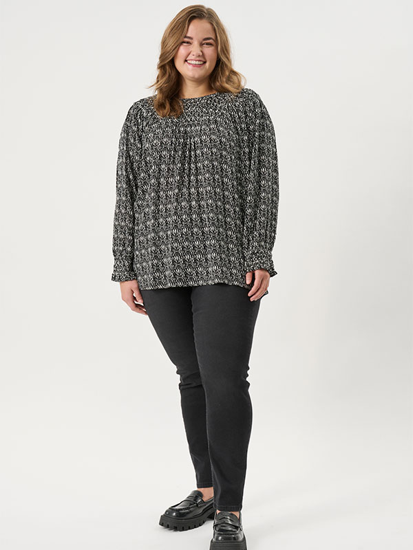 ADREFIKA - Plus Size Bluse fra Adia