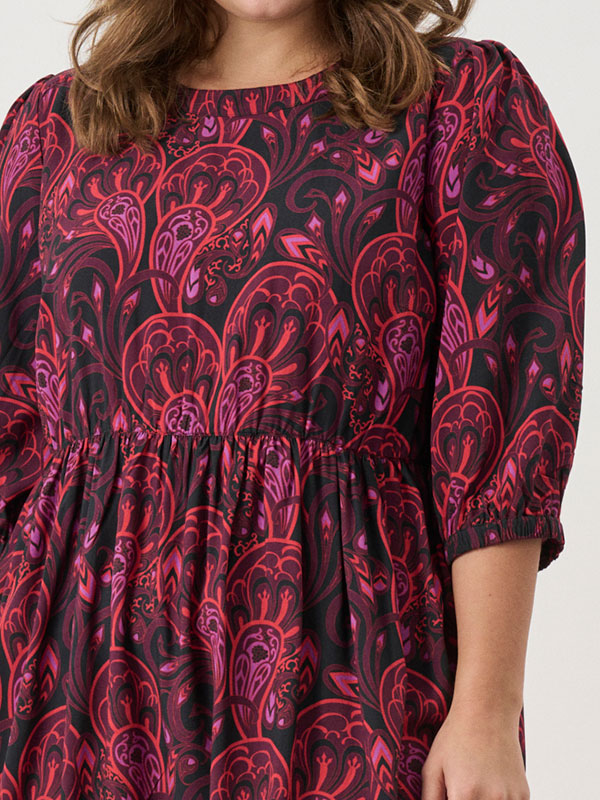 ADRIGMOR - Plus Size Kjole fra Adia