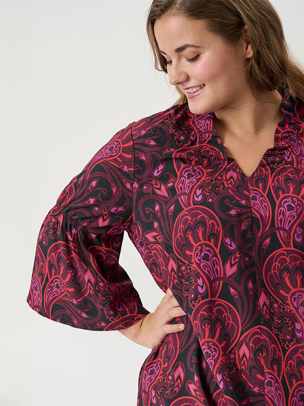 ADRINA - Plus Size Kjole fra Adia