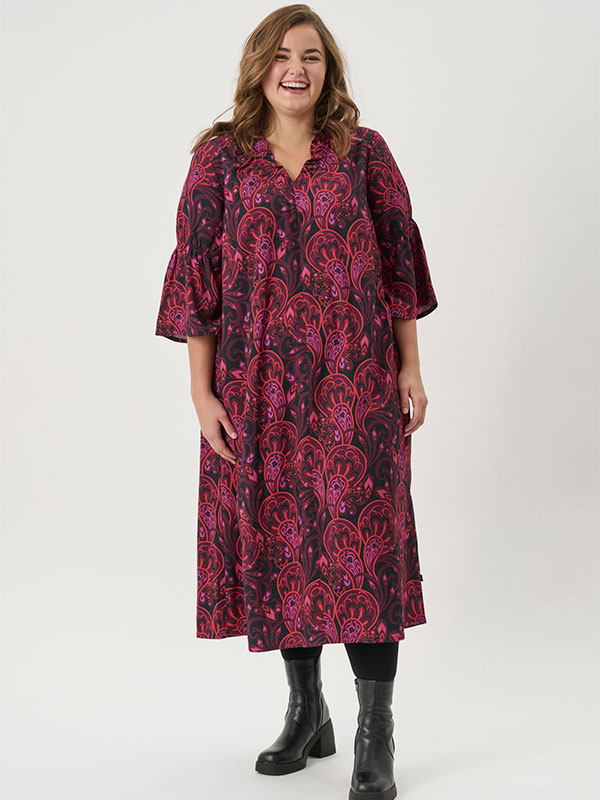 ADRINA - Plus Size Kjole fra Adia