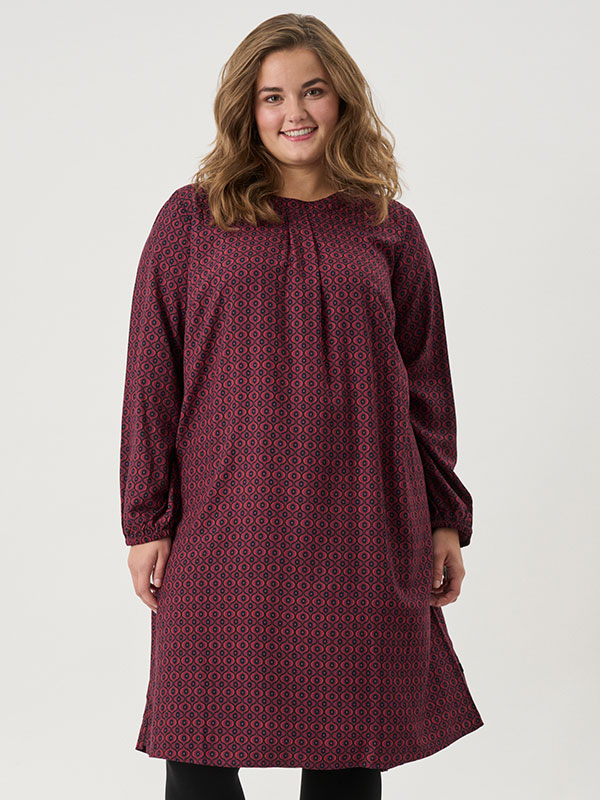 ADROBERTA - Plus Size Kjole fra Adia