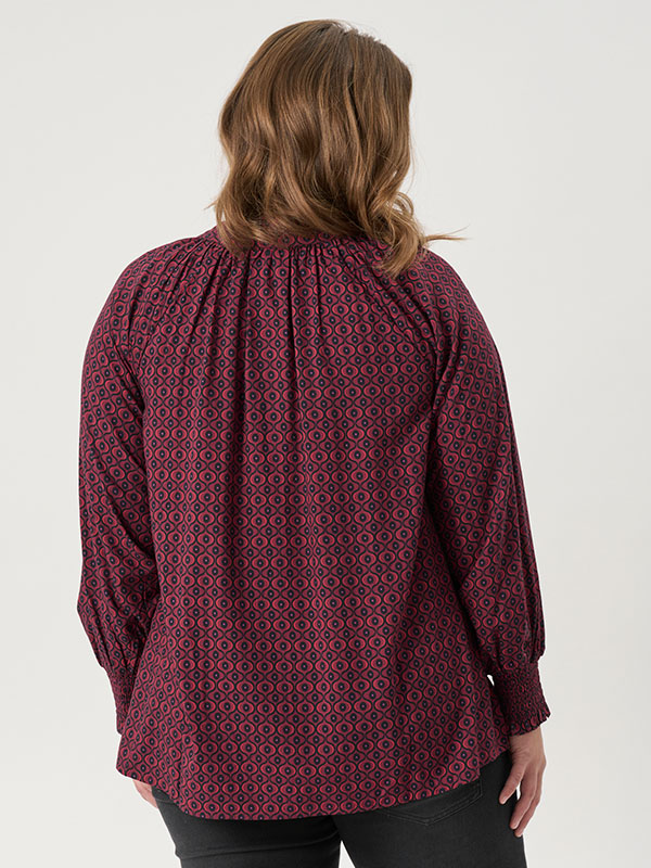 ADROMA - Plus Size Bluse fra Adia