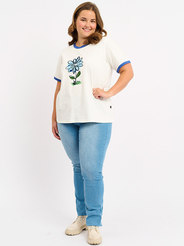 ADVALDIS - Plus Size T-shirt fra Adia