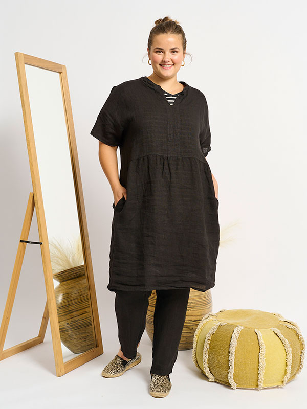 ADVANJA - Plus Size Kjole fra Adia