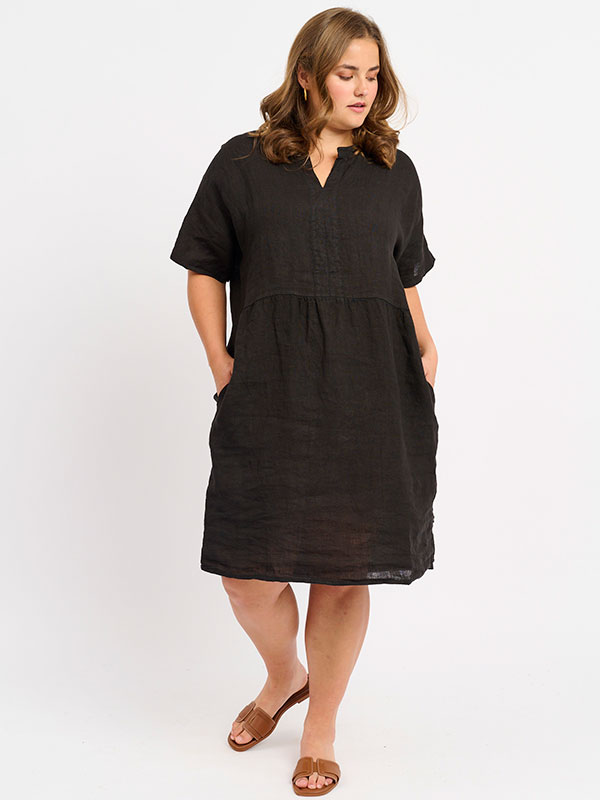 ADVANJA - Plus Size Kjole fra Adia