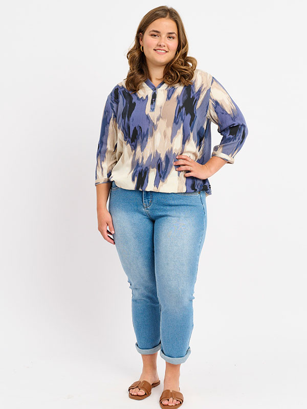 ADVERA - Plus Size Bluse fra Adia
