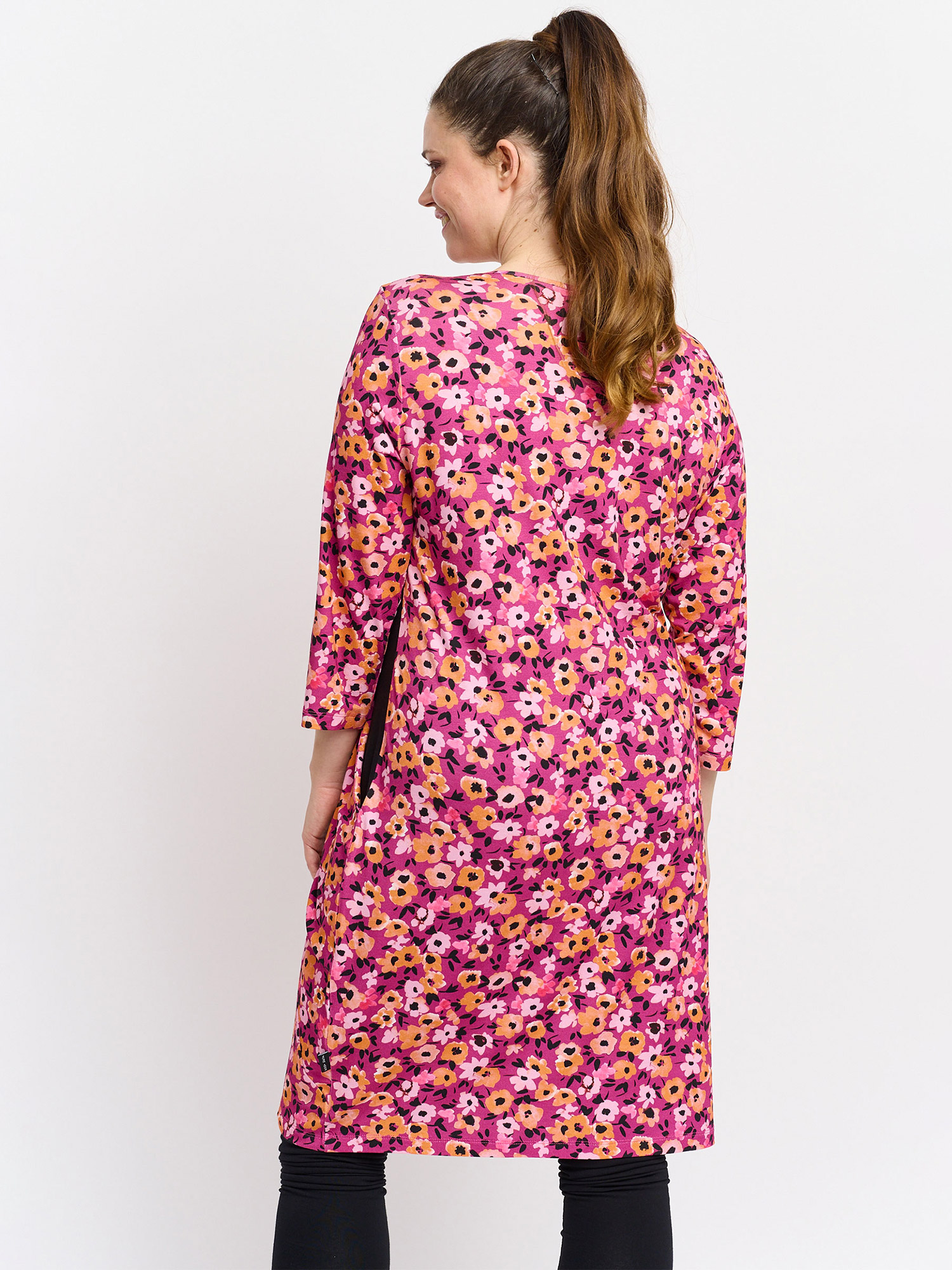 BIANCO - Lilla kjole med blomsterprint fra Pont Neuf