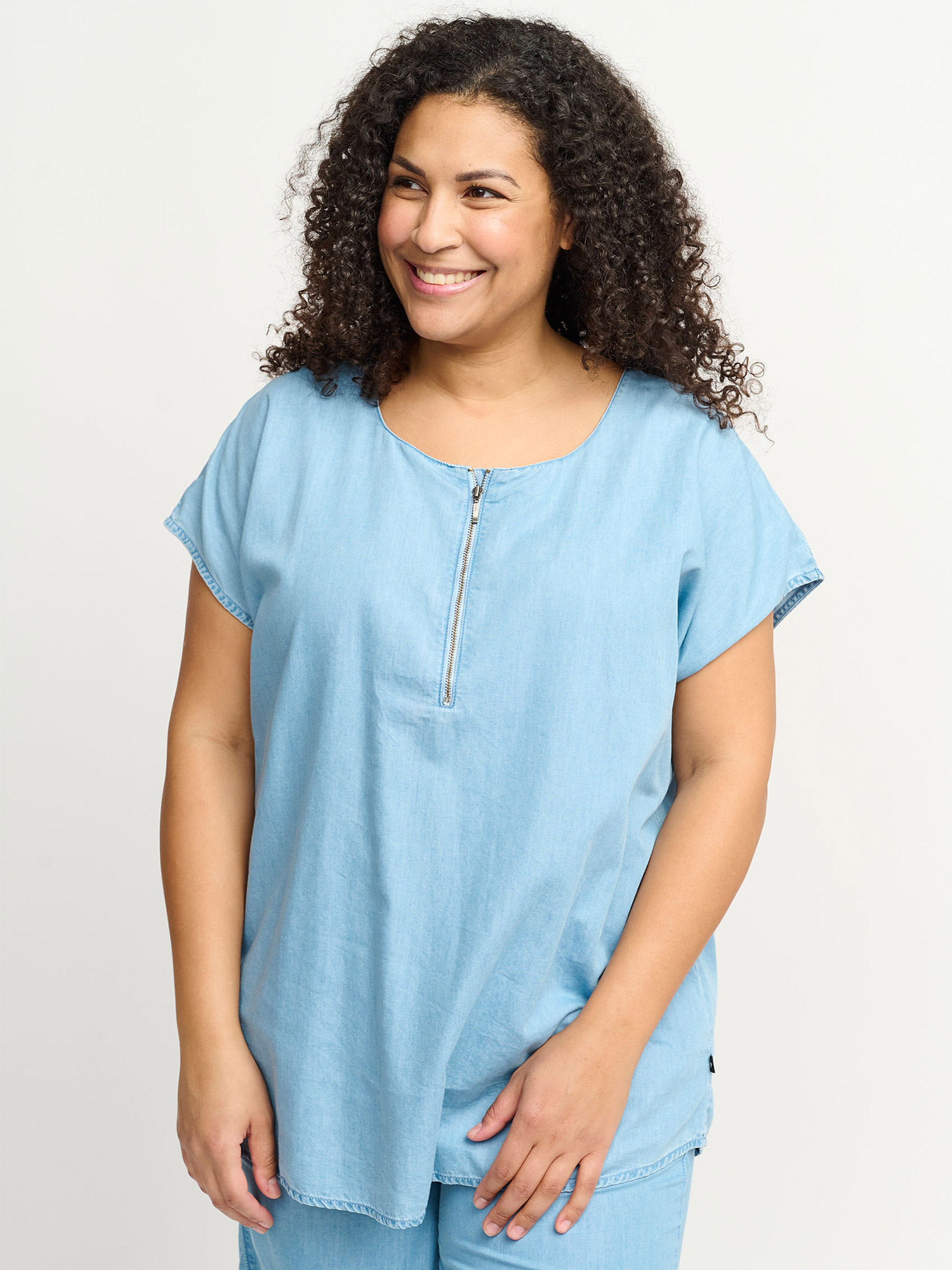 Bluse fra Adia