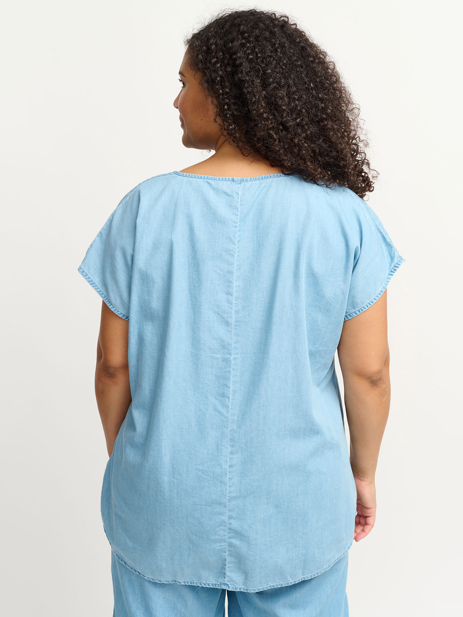 Bluse fra Adia