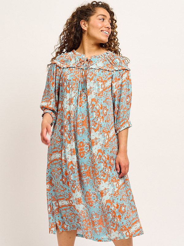 Blå kjole i crepe viskose med mønster fra Adia