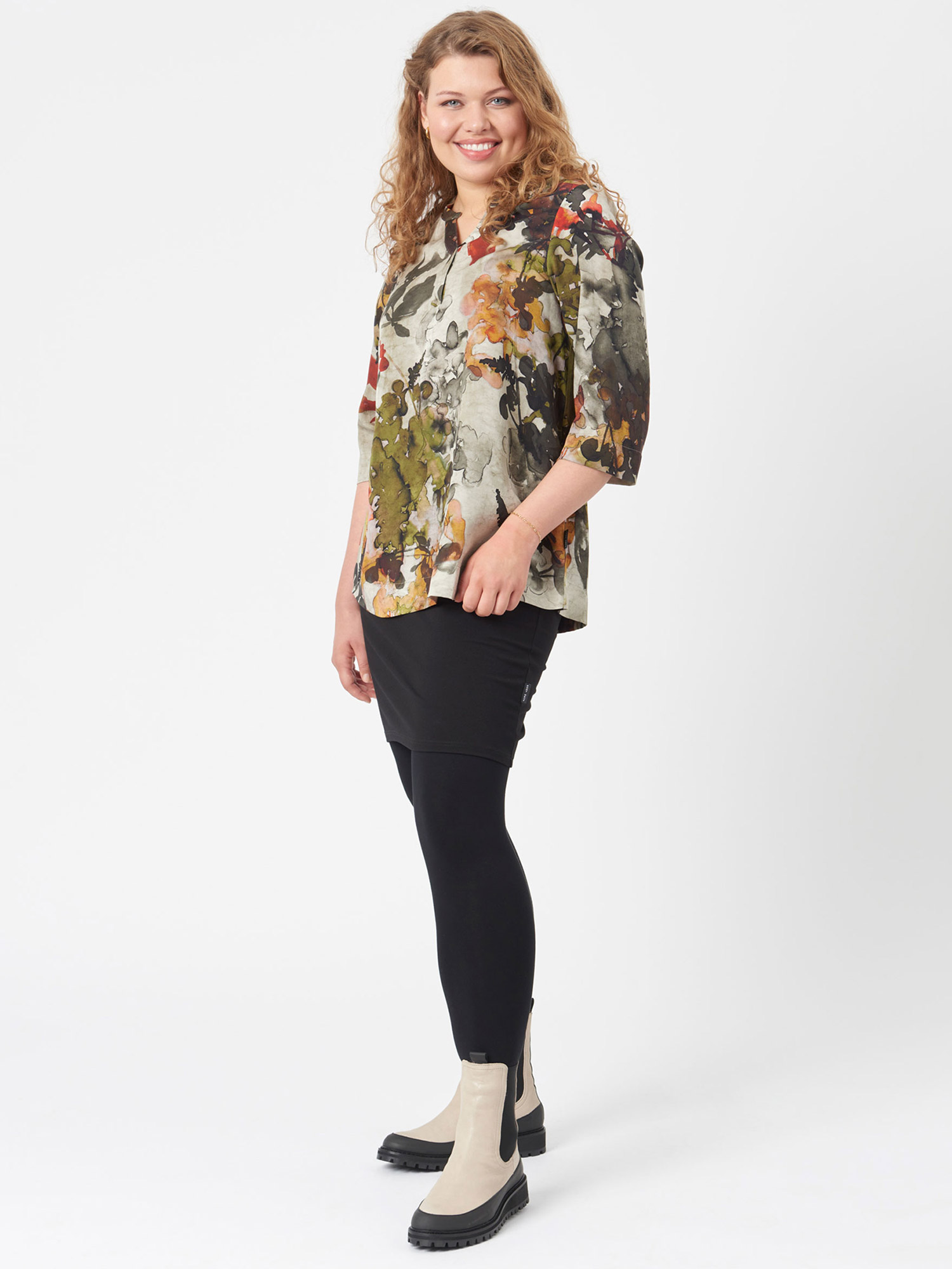 FrancyTea - tencel bluse i flott print fra Pont Neuf