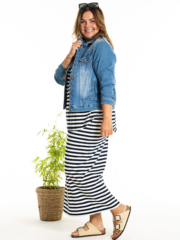 MAYA  - Plus Size Jakke fra Gozzip