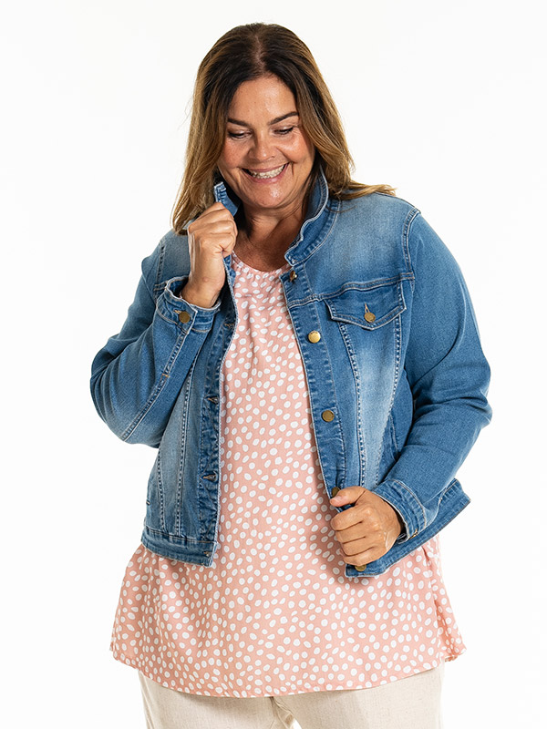 MAYA  - Plus Size Jakke fra Gozzip