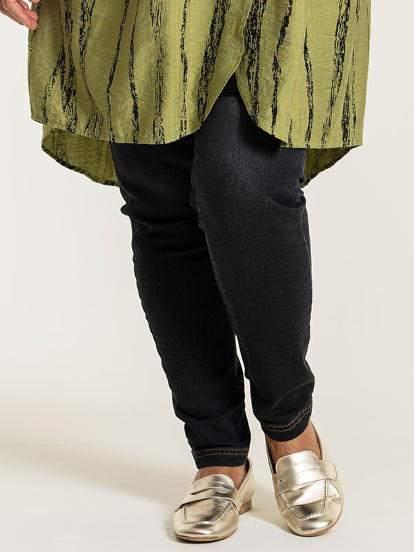 MAYA - Plus Size Jeans fra Gozzip