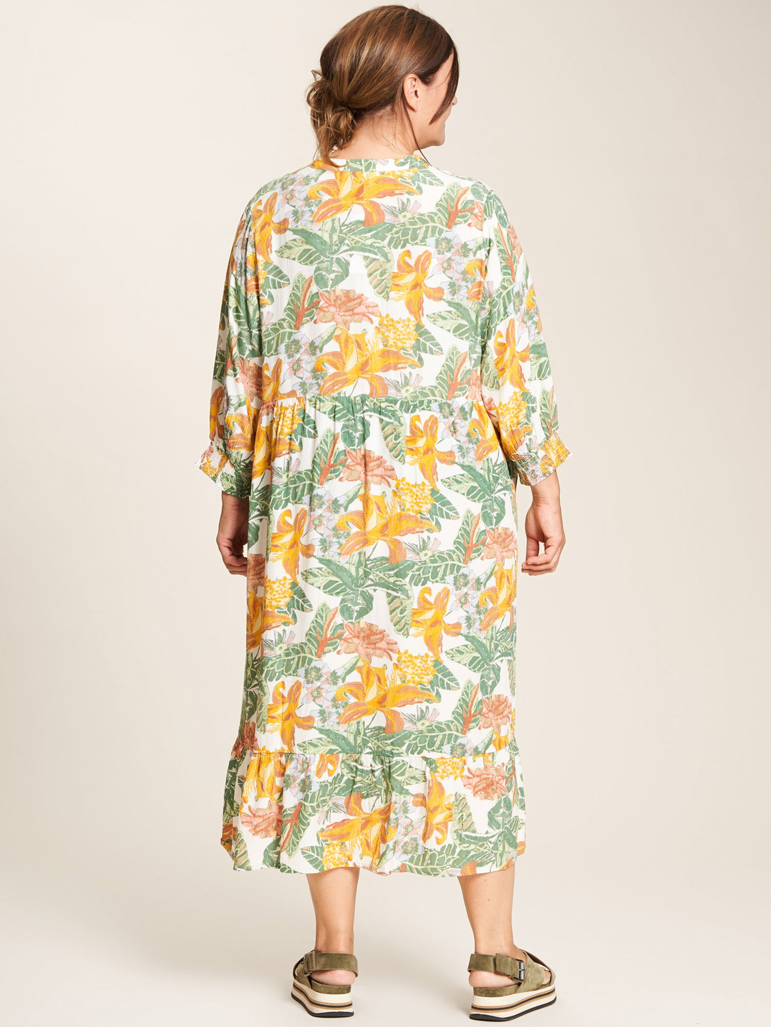 Victoria - Flott viskose kjole med print fra Gozzip