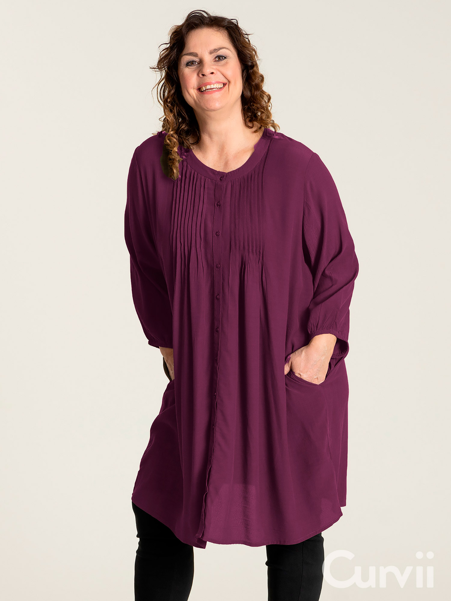 JOHANNE - Flott skjortetunika i mørk lilla med lommer fra Gozzip