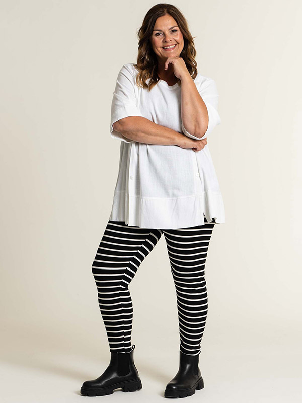 ELLEN - Svarte viskose leggings med hvite striper fra Gozzip