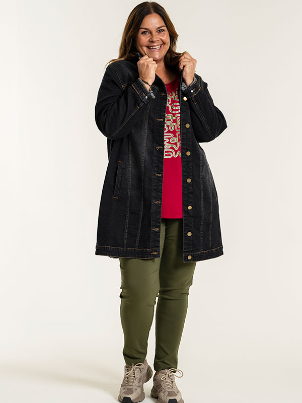 AMELA - Plus Size Jakke fra Gozzip