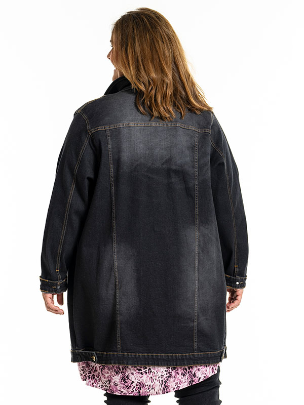 AMELA - Plus Size Jakke fra Gozzip