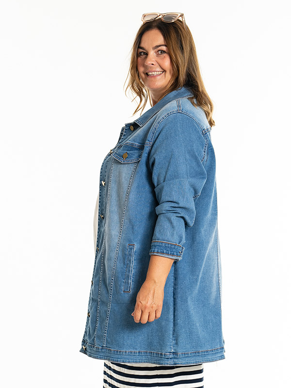 AMELA - Plus Size Jakke fra Gozzip