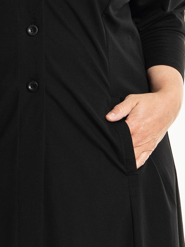 ANNI - Plus Size Kjole fra Gozzip
