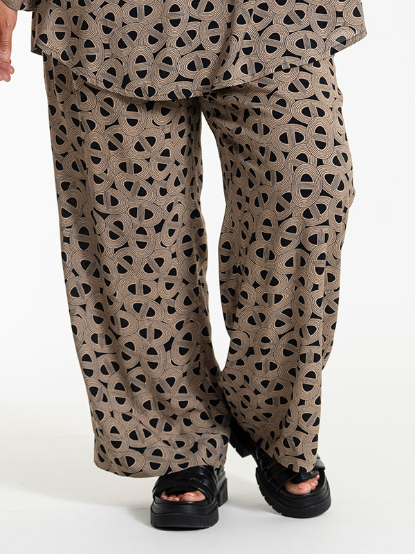 MARFRETHE - Plus Size Bukser fra Gozzip