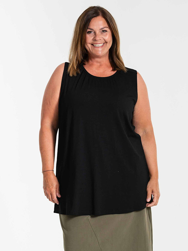 BEATA - Plus Size Topp fra Gozzip