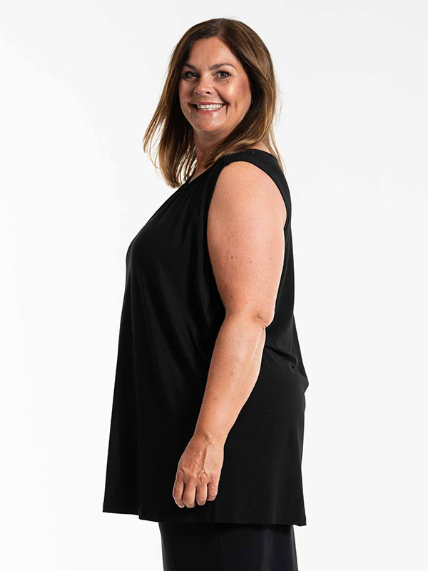 BEATA - Plus Size Topp fra Gozzip