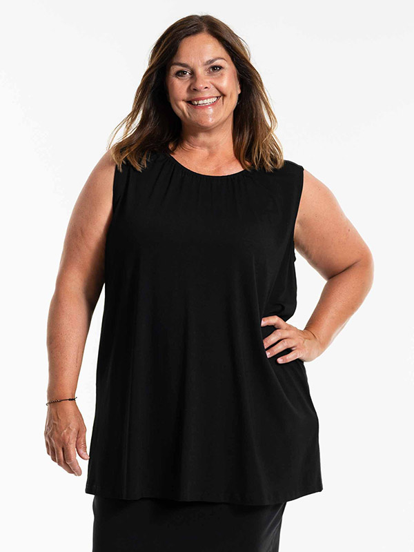 BEATA - Plus Size Topp fra Gozzip